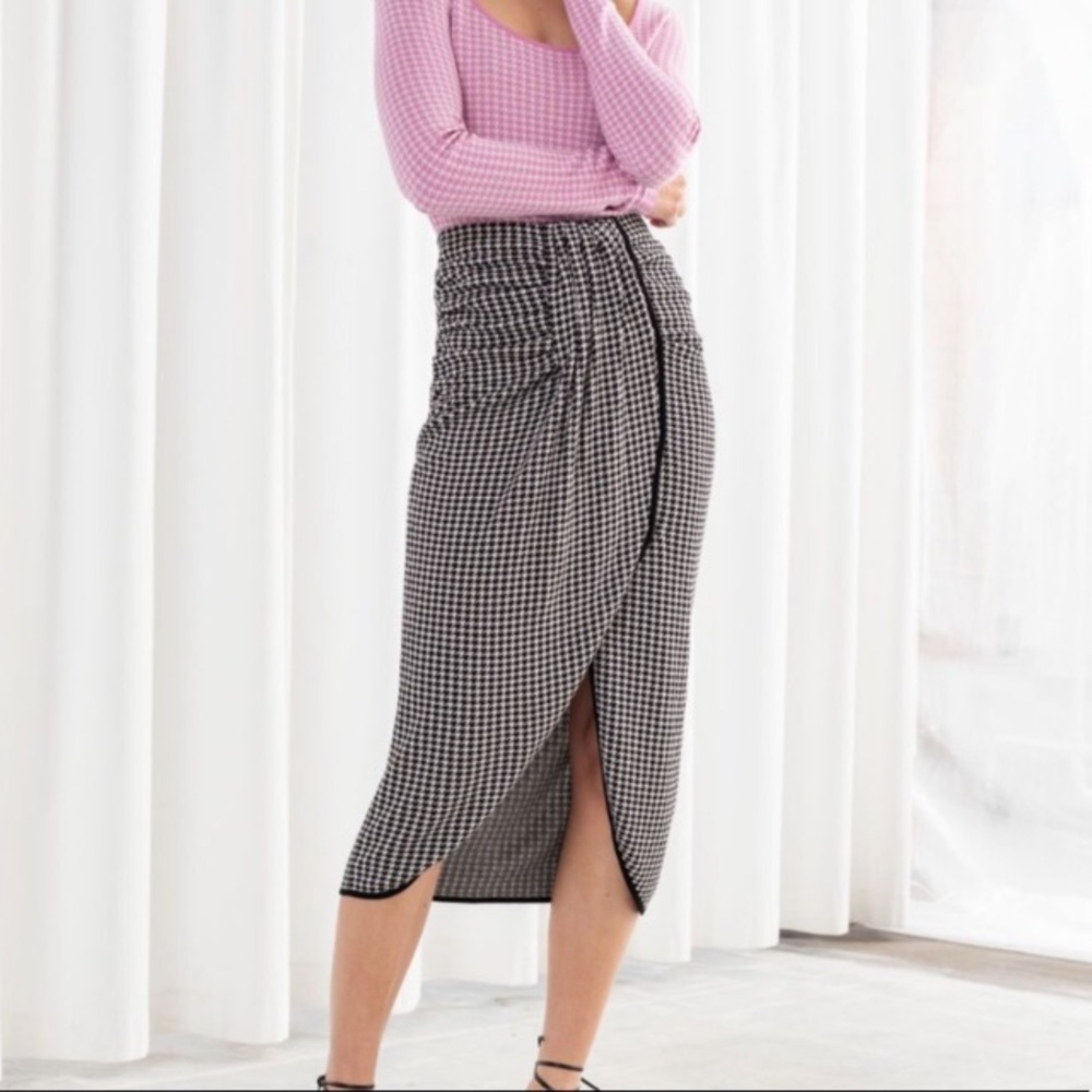 & Other Stories Houndtooth Midi Skirt